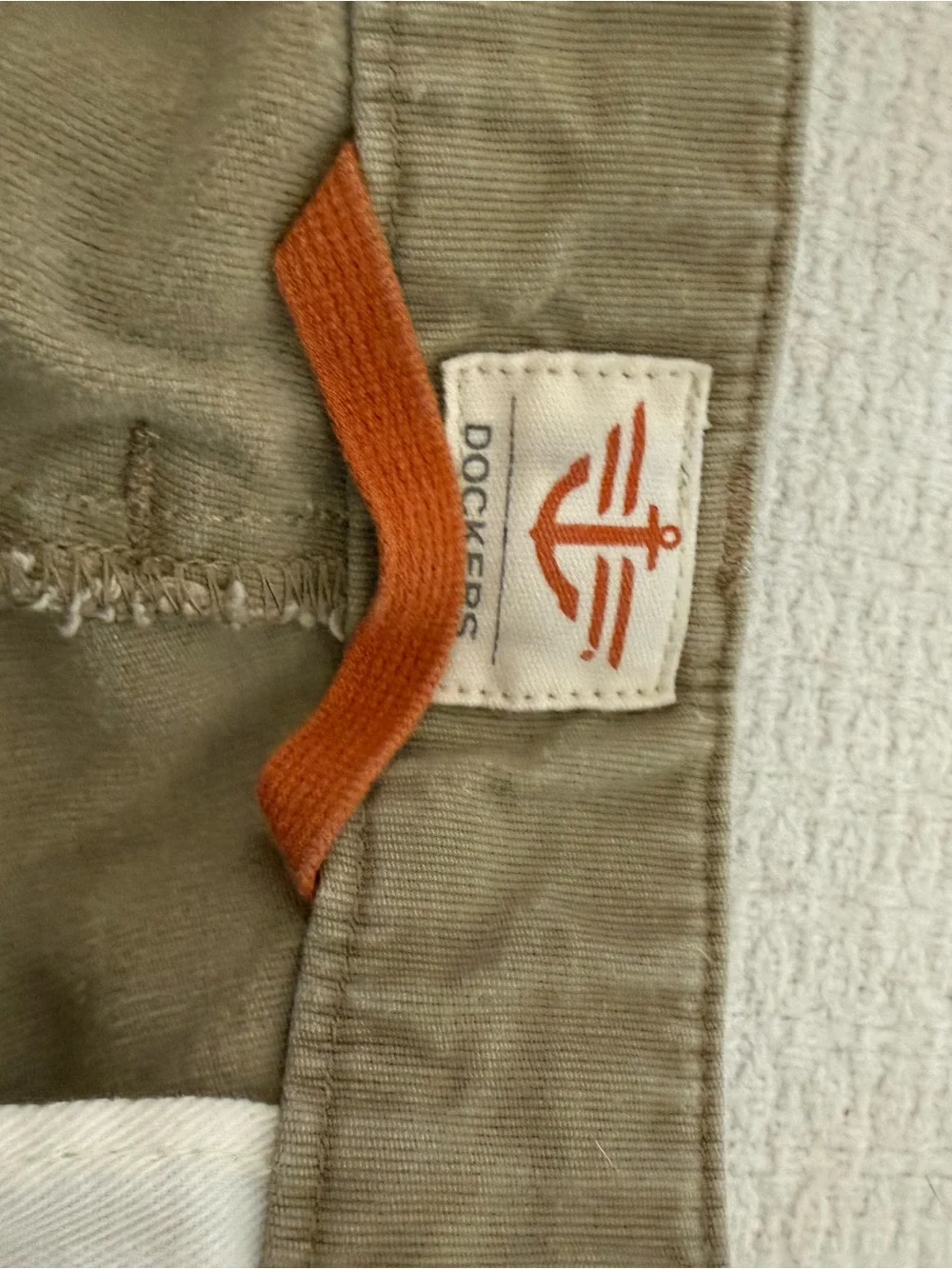 Dockers Men's Straight-Fit Chino Pants in Tan